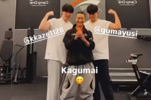 备战举重嘛健身教练晒和Zeka Gumayusi Kanavi的训练动态