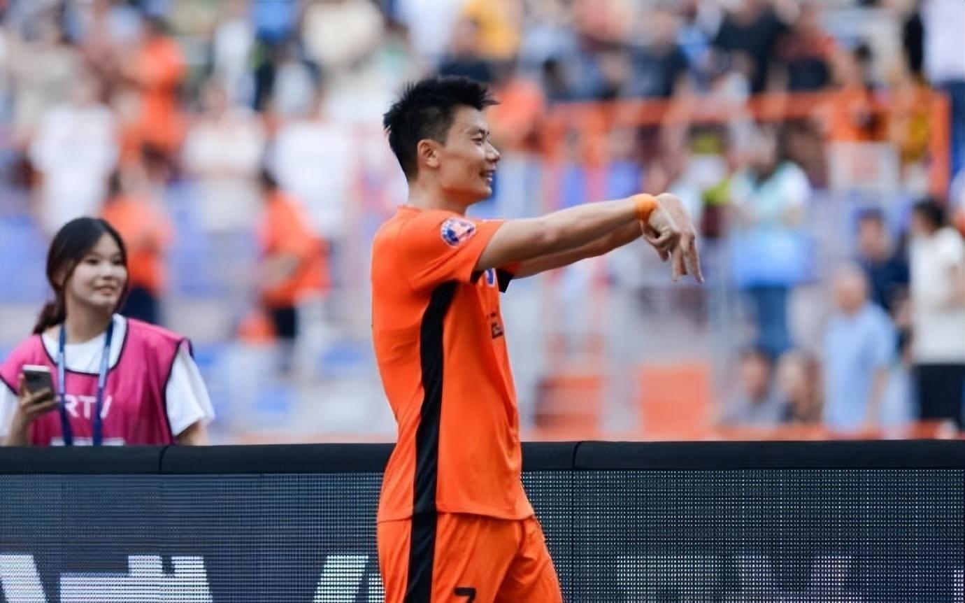 他入选葡萄牙“希望之星”计划，更被称为未来的郑智，他是谁