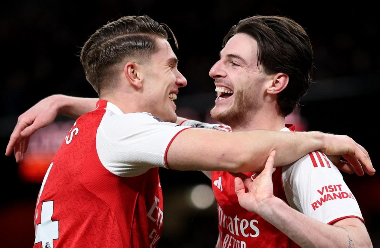 一场21踢出5连胜，英超领头羊狂揽42