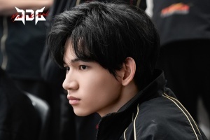 未来可期HongQ第一赛段吃草挤奶分均经济倒数第3分均伤害却位列第5