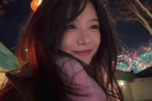 骆歆：新年快乐❤️分享给你们我今天在迪士尼看的跨年烟花秀