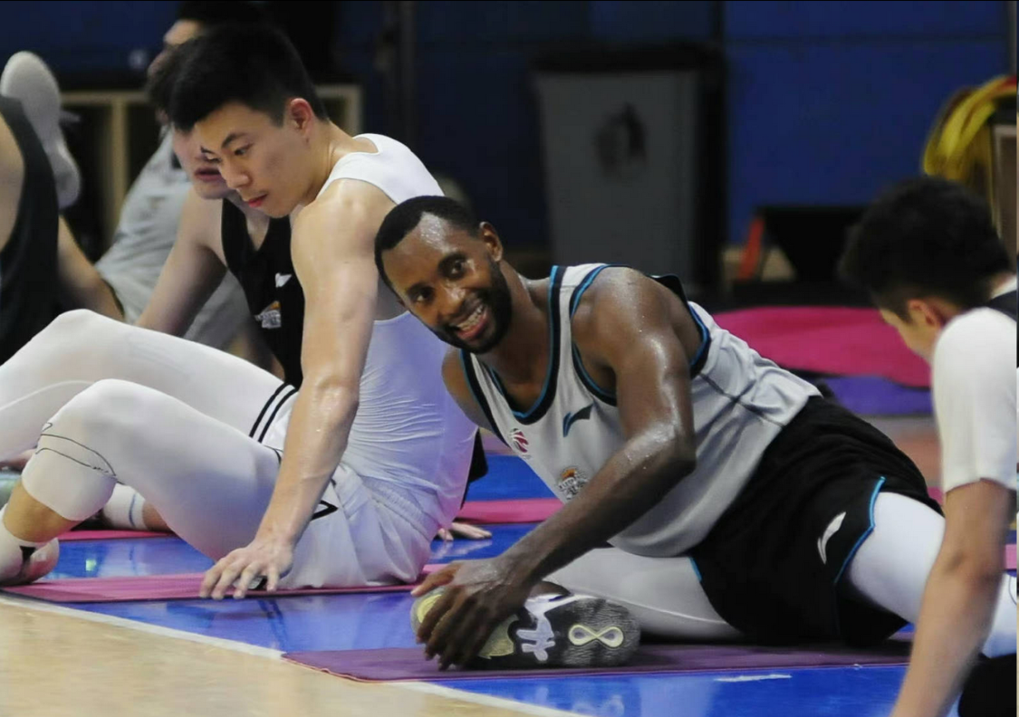 FMVP空降魔都!上海集齐4外援+5国手,CBA下赛季提前大结局