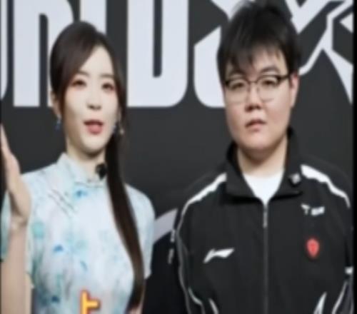 369赛后短访：我剑魔真的在拉扯了，希望白色月牙好好看一下