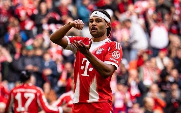 格纳布里双响，凯恩无缘戴帽，拜仁40柏