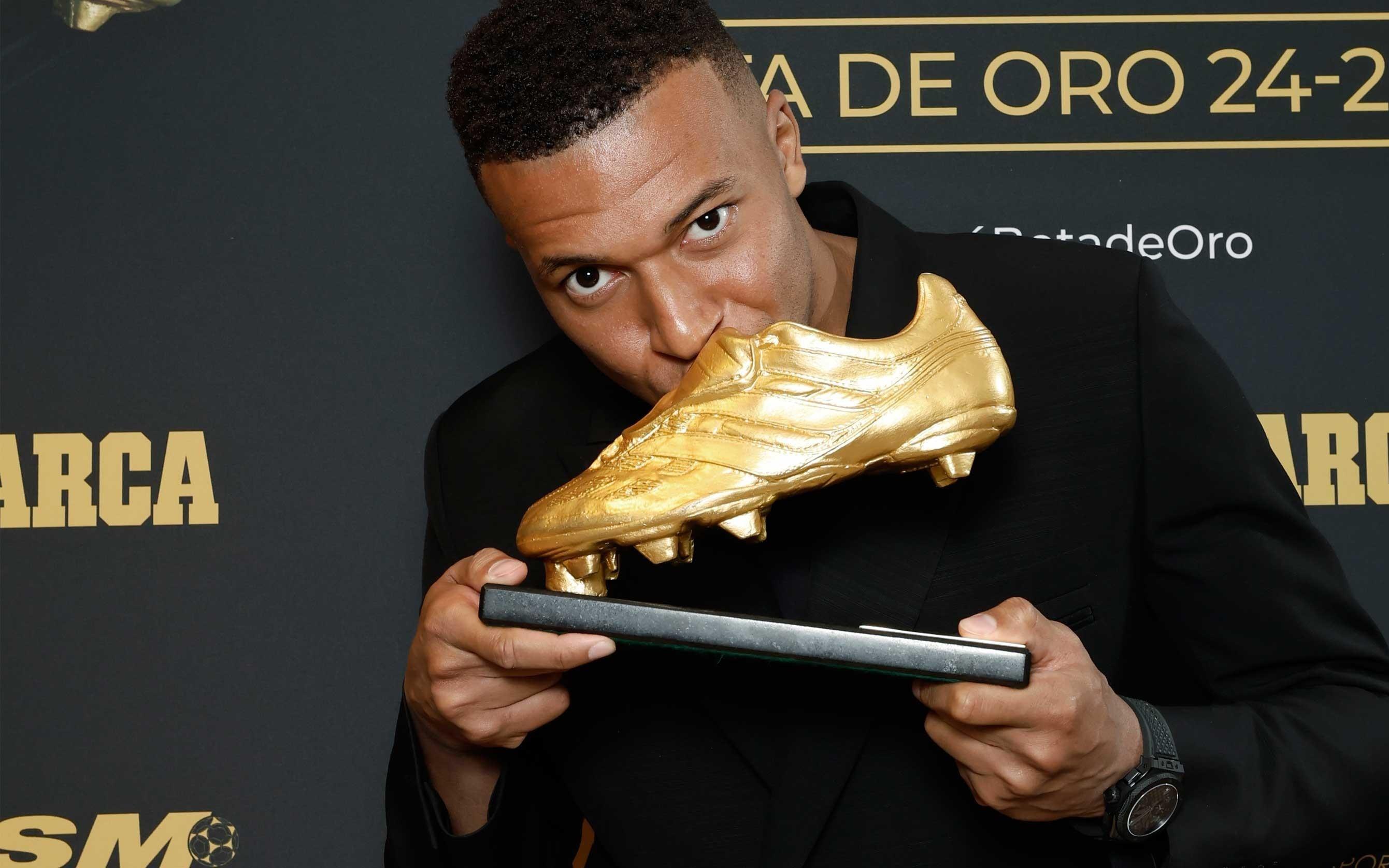 姆巴佩：能被拿来和C罗相提并论很自豪想拿所有能拿的冠军