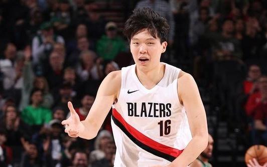 斯普利特：杨瀚森表现尚不完美但整体是积极作用