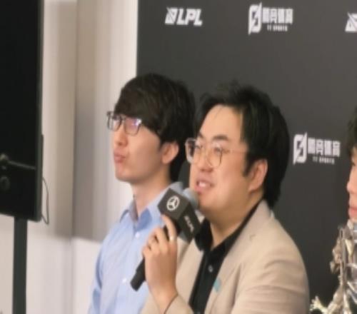 带你进世界赛了请个客不过分吧!BLG教练:让Tabe请客吃个饭吧