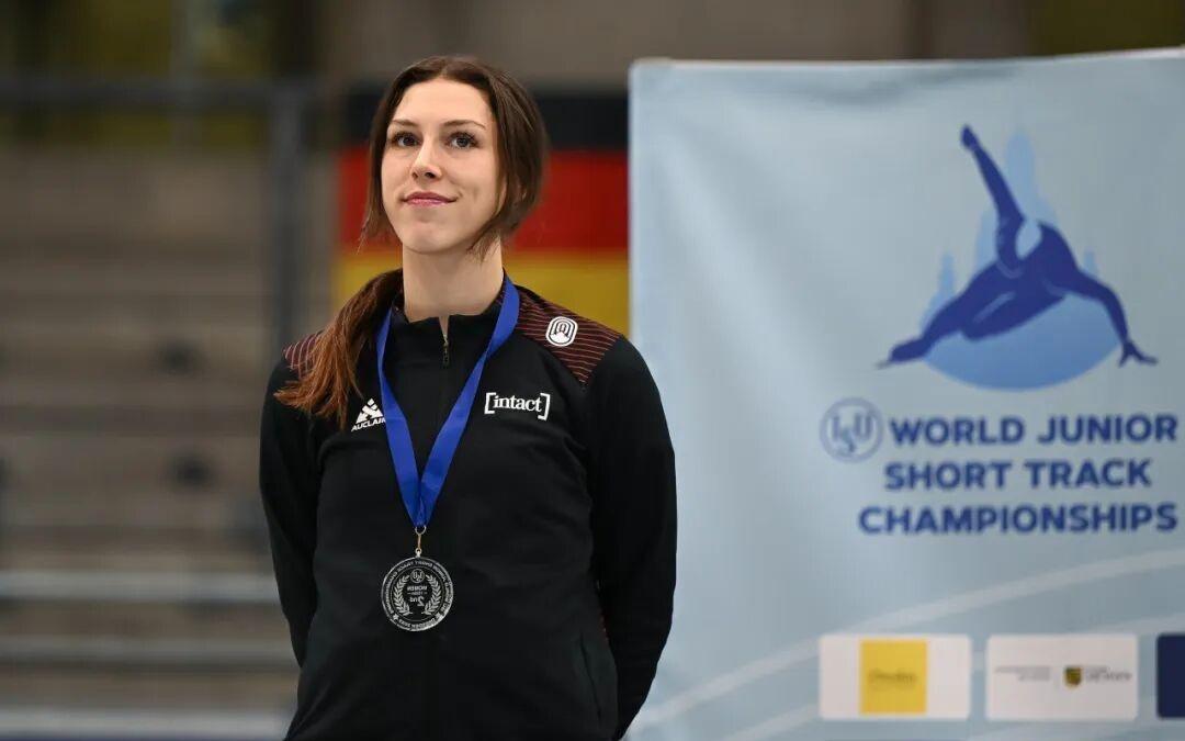 米兰冬奥早报：她天生七指，夺奥运银牌他无缘晋级，却带来了最快乐的一幕