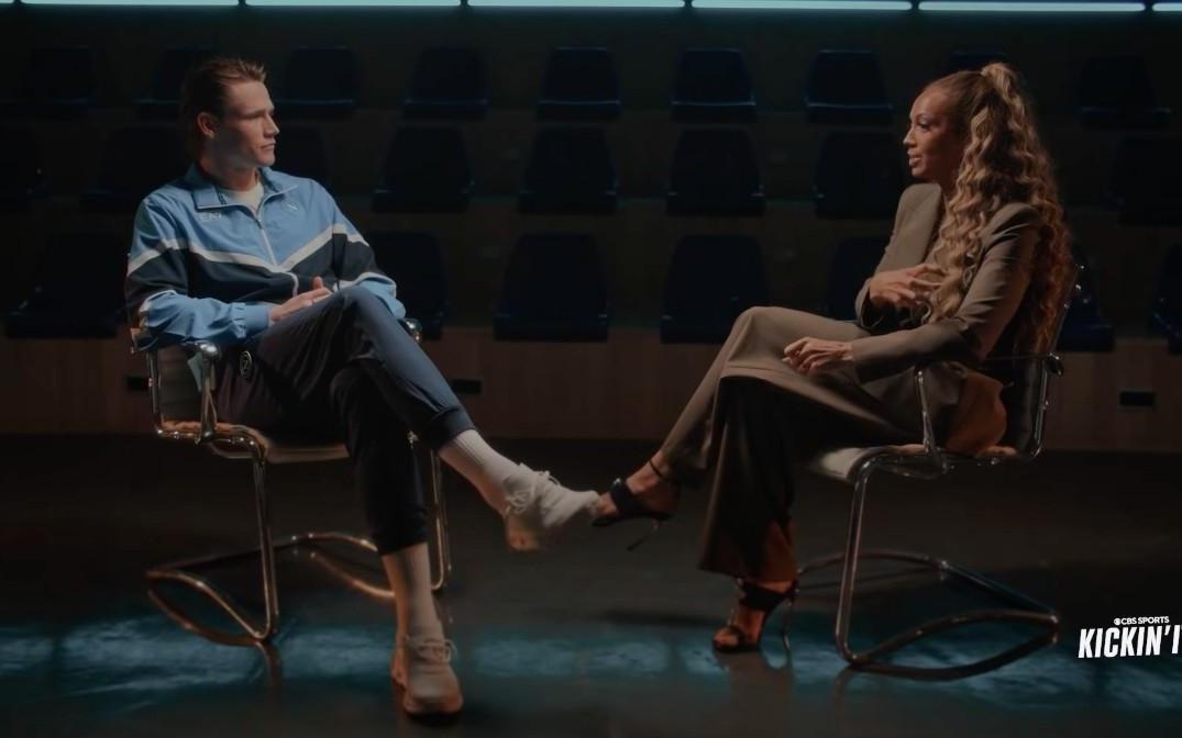 小麦：看自己的倒钩肯定有500遍了不同意曼联有问题的说法