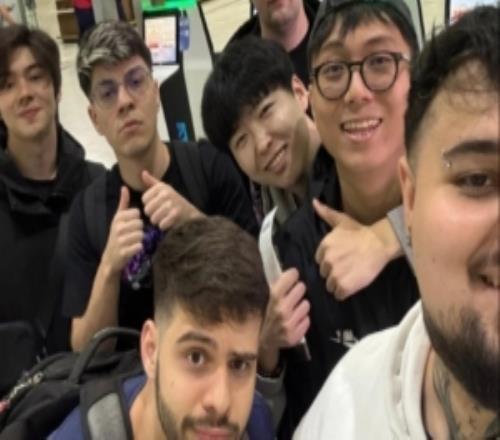 LTA赛区VKS战队晒队员在机场合影：从巴西飞往中国