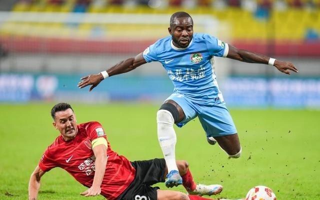 中超联赛：成都蓉城不敌河南俱乐部酒