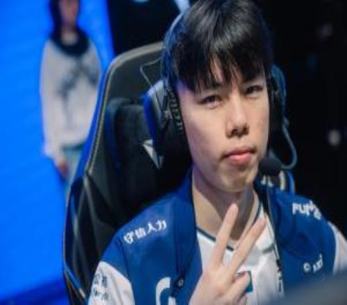 Kaiwing：第三局中路先锋团的操作是打巨魔的技巧