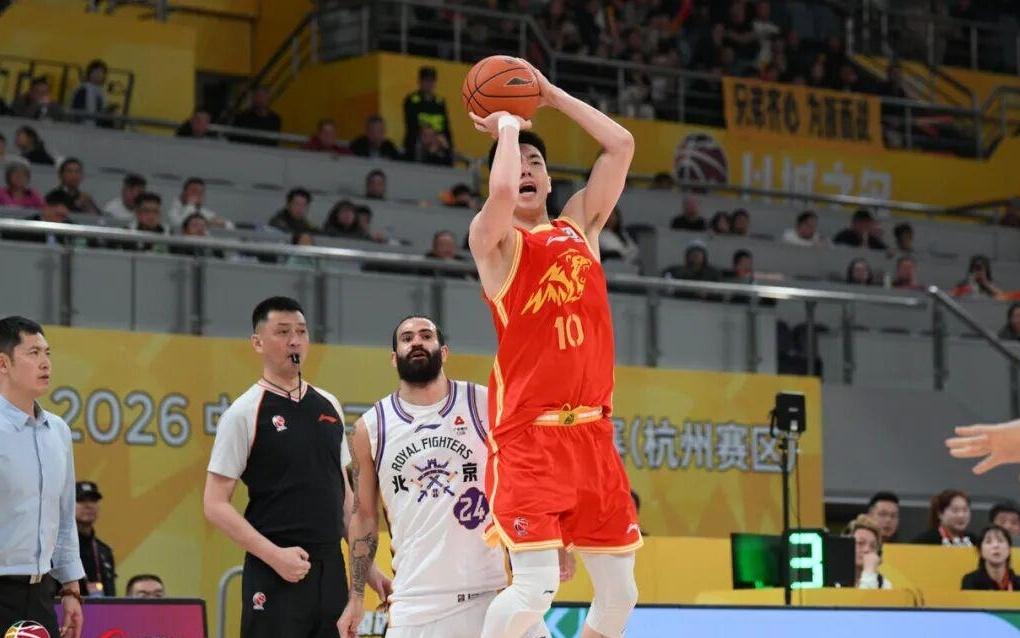 锋线双星闪耀，朱俊龙、赵嘉仁合砍40分！浙商证券9786战胜北京控股