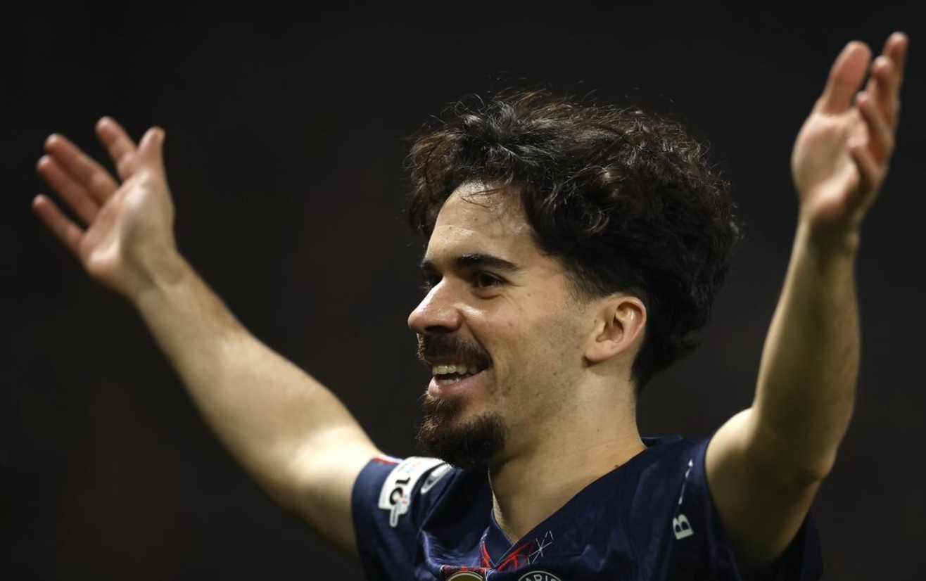 金球先生灾难表现：罚丢点球，欧冠卫冕冠军第11名，无缘直接晋级