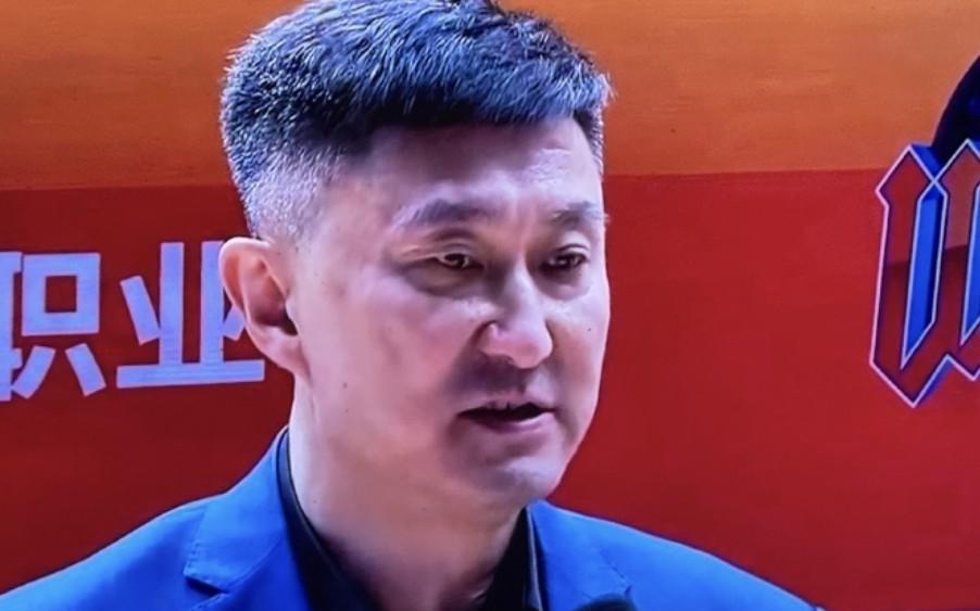 杜锋：四川队在困难时期依然为了热爱而打球，向他们表示致敬