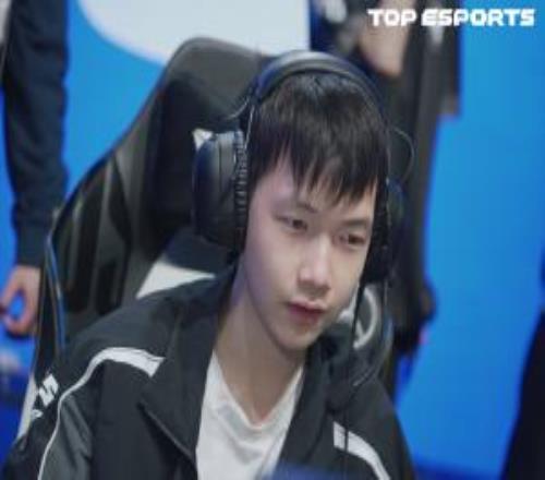 Caps不能踩你头!小奶油生涯首次晋级四强累计数据195发挥出色