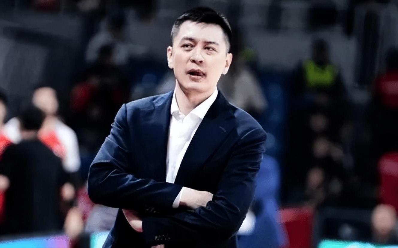 踩场采访！杨鸣直指赛程紧密+谈威尔斯伤情！弗格金金感叹回辽！