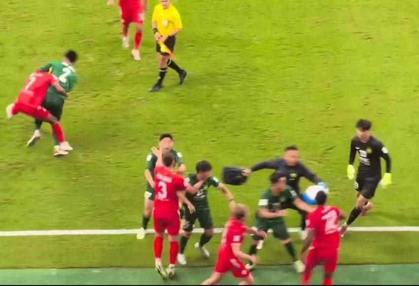 处罚来了！国安与河内公安冲突后2个月，亚足联为双方开出罚单