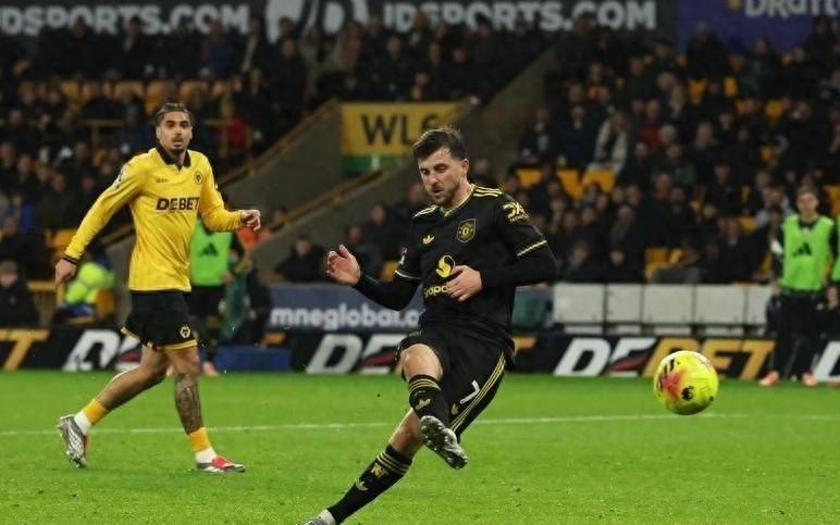 中场球星爆发！红魔球迷终于等来“真