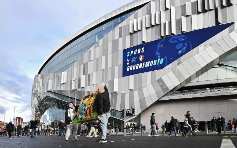 电讯报：热刺的新商业总监斯科彻将负责寻找球场冠名商