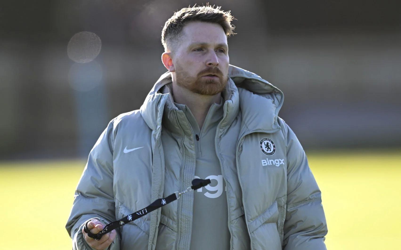 麦克法兰在前往温莎灯光秀的途中被