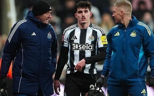 邮报：纽卡后卫利夫拉门托腿筋受伤，将缺席六到八周