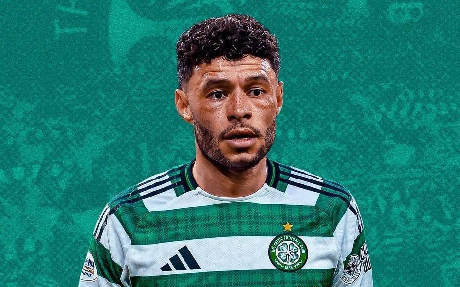 英媒：前阿森纳、利物浦中场张伯伦接