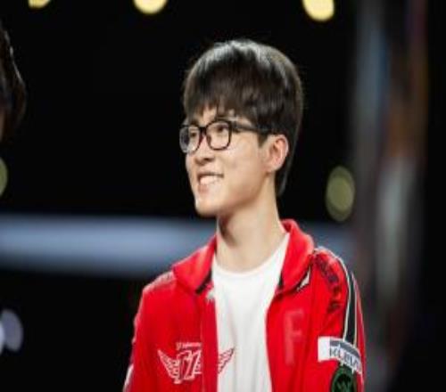 自S6RNG以来，首次有LPL队伍在S赛八强淘汰赛战胜T1一个小局！