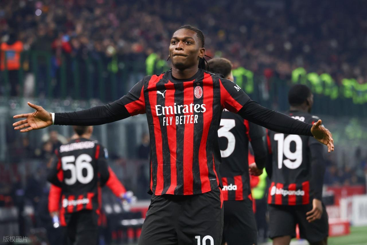 意甲最新积分战报12轮不败！AC米兰小