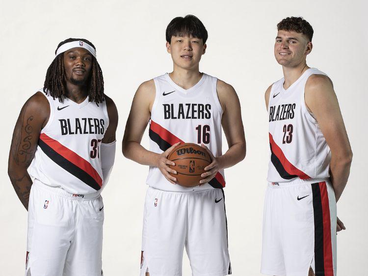 杨瀚森砍21+9+6！单节11分创新高，率队