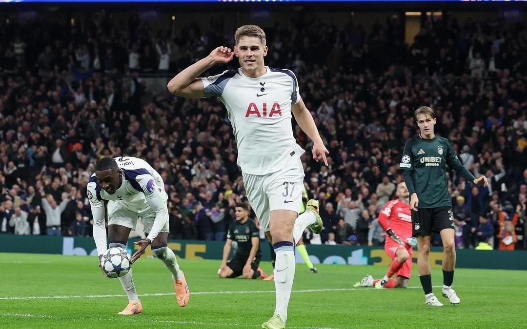 每体：巴萨正关注范德芬，后者已决定今