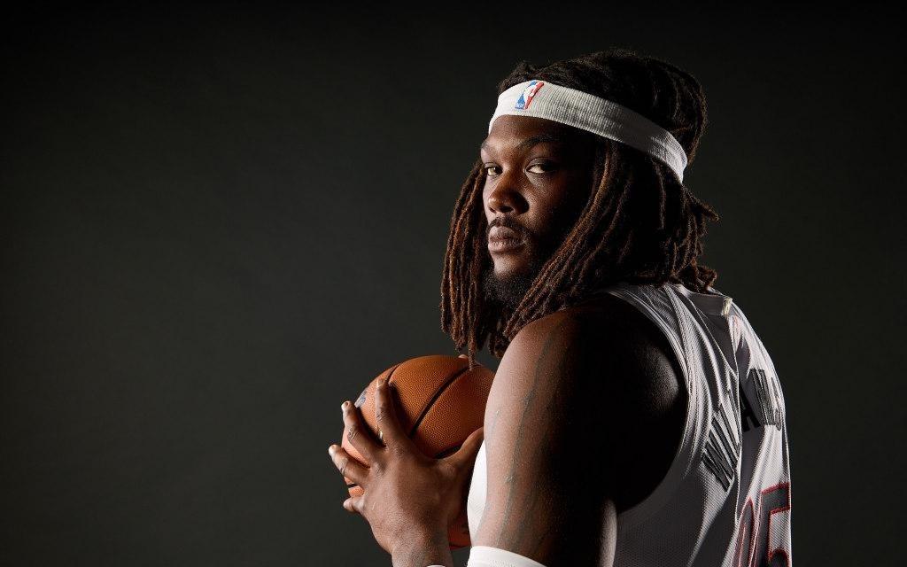 体坛联播多特创德甲零封纪录，罗威回