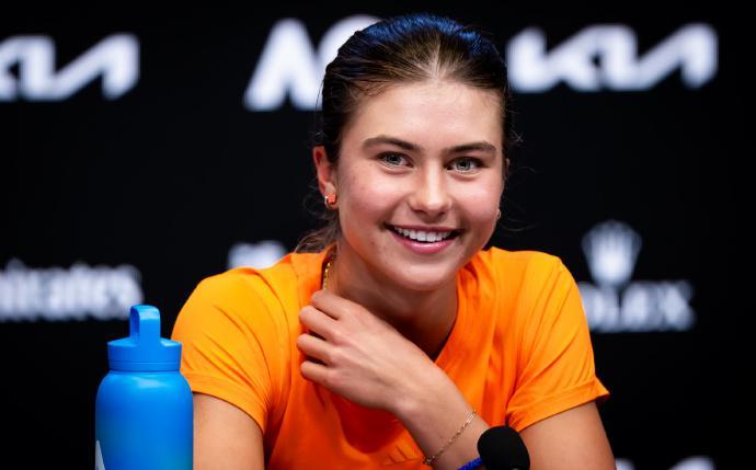 新星不断！美国小将不失一盘进八强