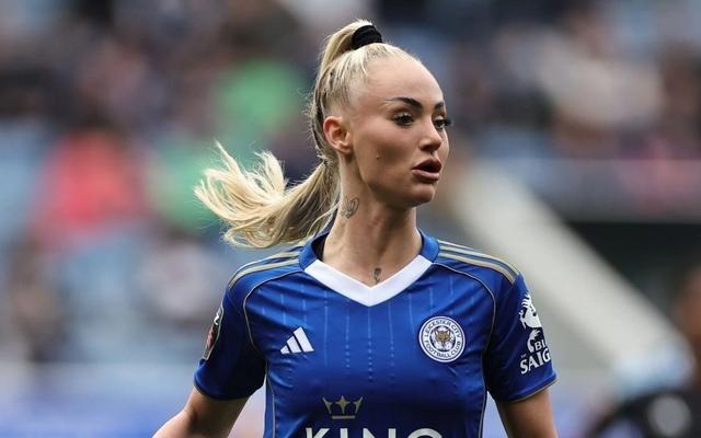 全网粉丝近3000万！世界最美球员效力