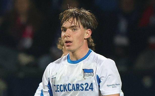 曼晚：曼联正在关注德国16岁中场艾希