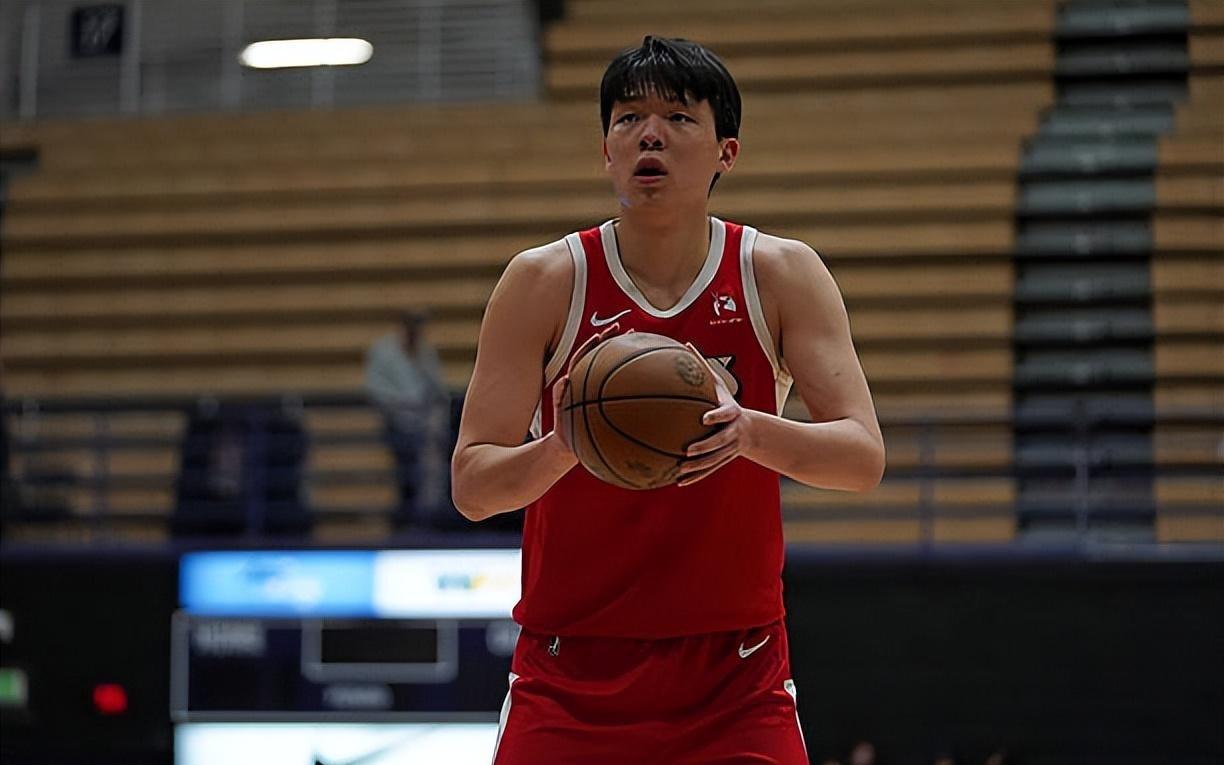 进攻端不断失误防守端又被打爆，杨瀚