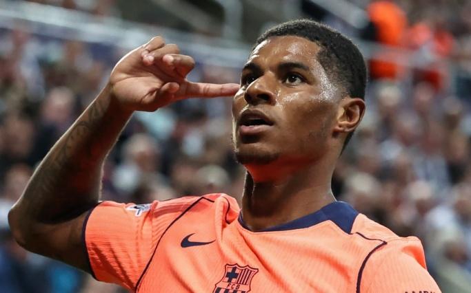 为巴萨的欧冠首秀便送双响！拉什福德成红蓝军团队史第5人