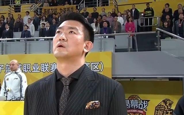 力克北京6连胜！王博：北京收缩防守、我们也能主动寻找外线机会