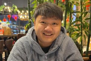 管泽元分享照片：与Yagao聚餐吃夜宵，Yagao胖了不少