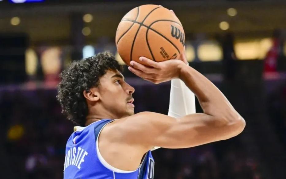 连续四场得分超20！小牛最大收获，湖人送来强援