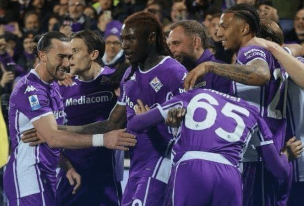 赛季初惨不忍睹，如今挺进欧战8强，降