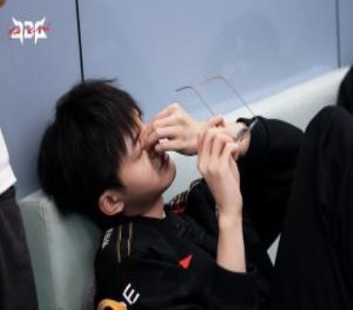 真这么烂网友统计Xun拼惩数据:被抢远古龙率100%被抢大龙率87.5%