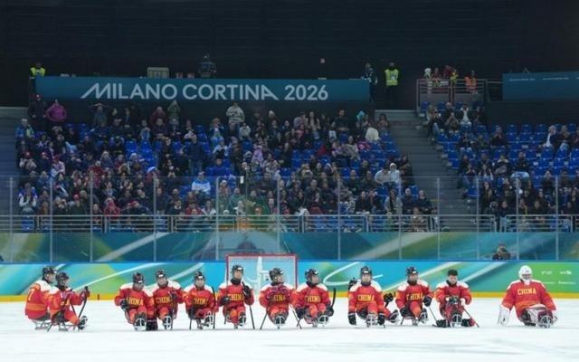 拼搏精神引全网点赞，中国残奥冰球队逐梦米兰冬残奥会米兰冬残奥会特别报道
