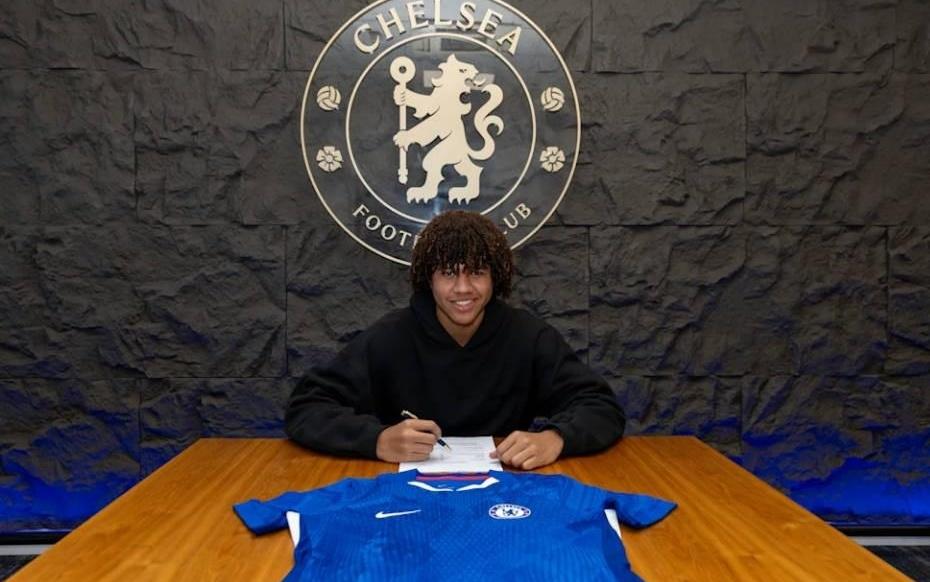 官方：切尔西与17岁小将雅各布霍尔签