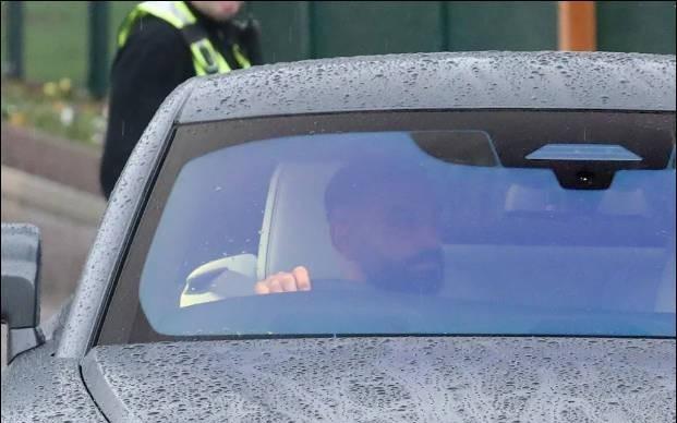 太阳报：萨拉赫今天驾驶劳斯莱斯离开