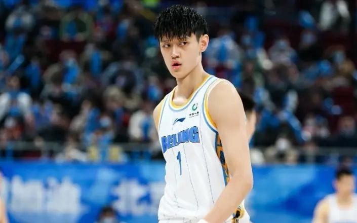 CBA大结局，曾凡博拒绝澳洲联赛，霸气回归北京队，广东队慌了