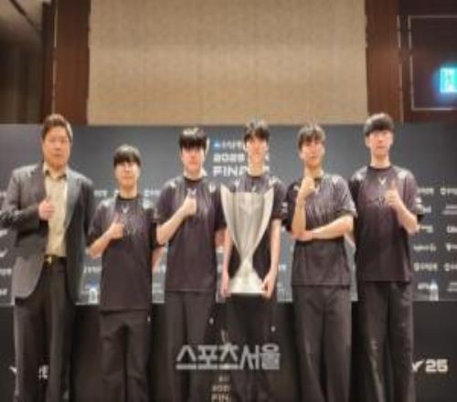 GEN夺冠赛后群访:主教练最警惕LPL的BLG和TES,Chovy想交手iG