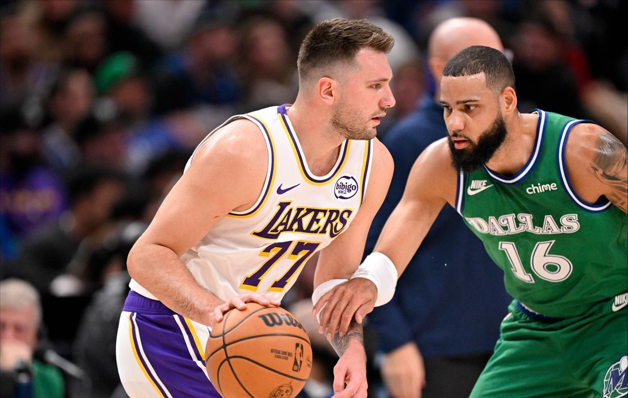 湖人过山车式的胜利，东詹领衔取胜四人组，独行侠球迷反应太真实