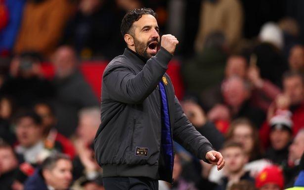 曼晚:赢布莱顿让阿莫林释放了累计12周的压力,赛后罕见庆祝