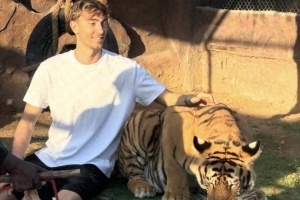 神了！管泽元：看了我们皇马后卫和老虎拔河受伤，为我曾经嘲笑过帕尔默道歉